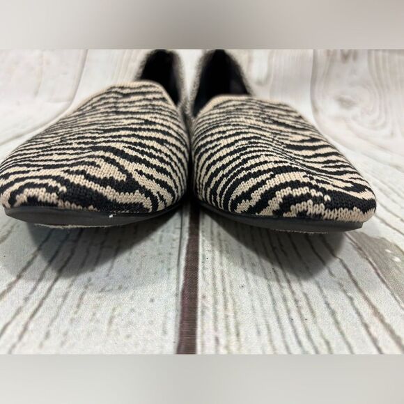 Skechers CLEO Knitty Zebra Natural Black Women's Ballet Flats Slip On Shoes - Picture 3 of 9